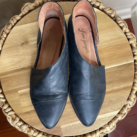 Free People Royale Booties Cut Out Loafer Black Leather Size 36 - Picture 9 of 9